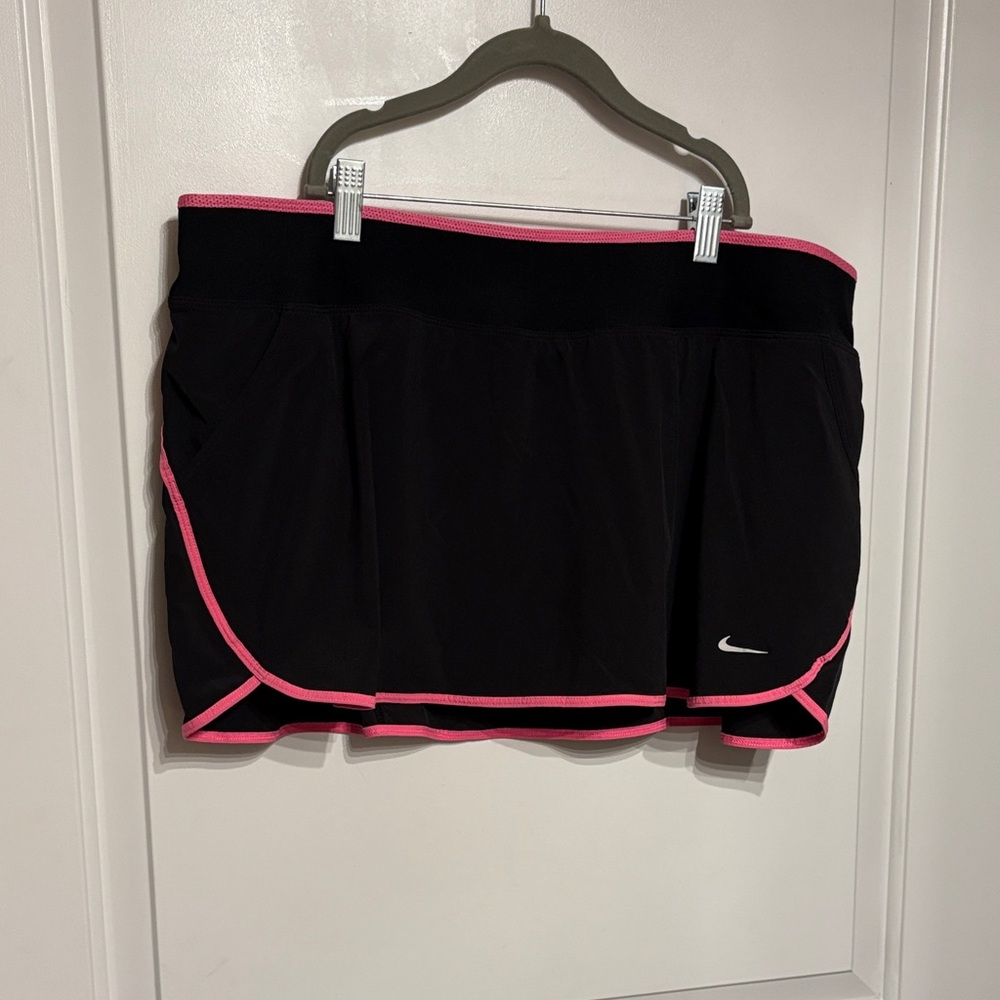 Nike Women's Dri-Fit Black Athletic Skort with Pink Accents